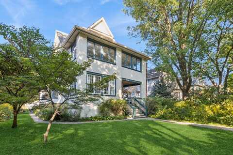 143 N. Taylor Avenue, Oak Park, IL 60302