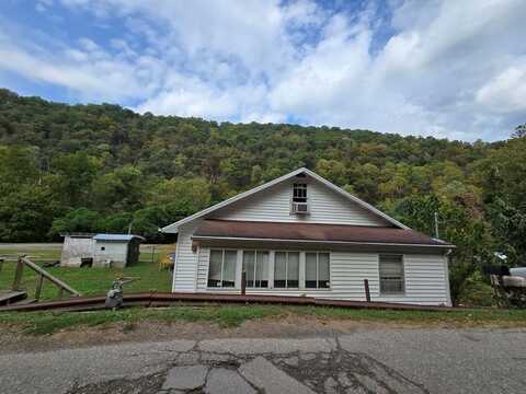156 Pisgah Ridge Road, CLAY, WV 25043