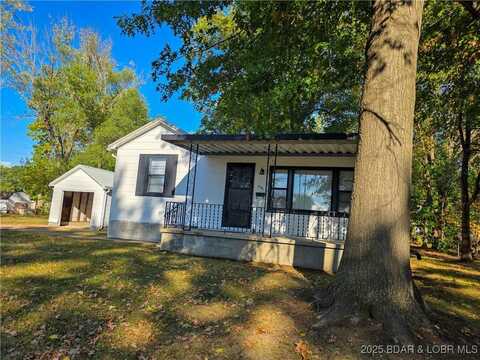 406 S Burke, Versailles, MO 65084
