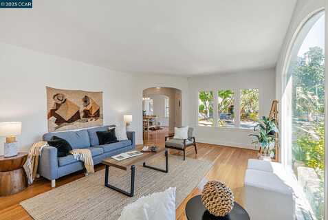 3114 Thompson Ave, Alameda, CA 94501