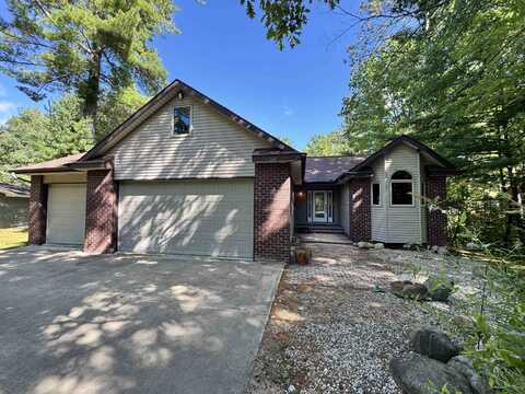 41 W River, Gladwin, MI 48624
