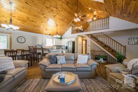 43 Evan Tyler Lane, Horse Shoe, NC 28742
