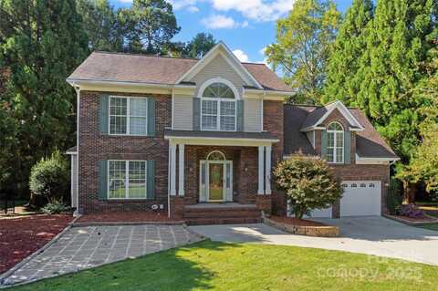 220 35th Avenue NE, Hickory, NC 28601