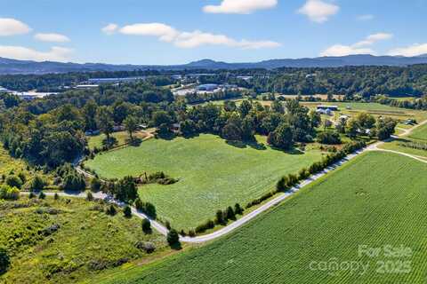 467 Butler Farm Road, Mills River, NC 28759