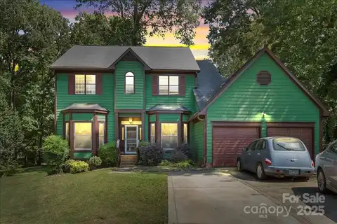 705 Wild Oak Court, Charlotte, NC 28216