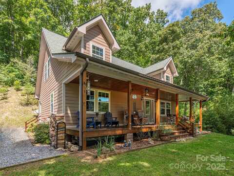 27 Little Roundtop Road, Clyde, NC 28721