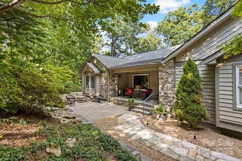516 Overlook Drive, Flat Rock, NC 28731