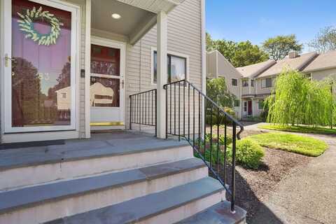 81 Lance Circle, Bridgeport, CT 06606