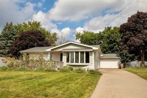 4824 Hillcrest Drive, Pleasant Hill, IA 50327