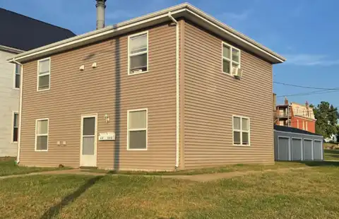 614 Lincoln, Dubuque, IA 52001