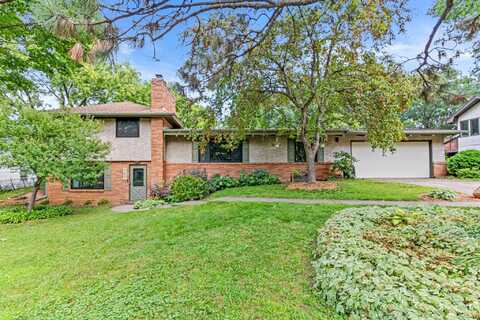 747 Redwood Lane, New Brighton, MN 55112
