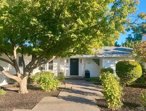 1777 Adams Street, Saint Helena, CA 94574