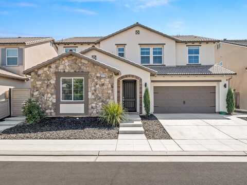 3438 Lincoln Avenue, Clovis, CA 93619