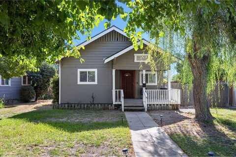 1337 Lincoln Street, Kingsburg, CA 93631