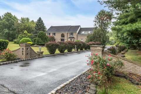 5 Queen Court, Manalapan, NJ 07726