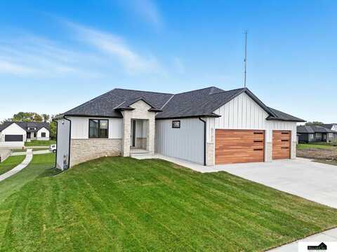 8700 Honeybee Lane, Lincoln, NE 68526