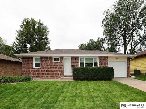 5233 Pawnee Street, Lincoln, NE 68506