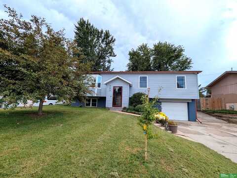 345 Valley Drive, Springfield, NE 68059