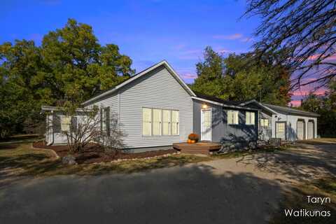 727 Chatham Street SE, Lowell, MI 49331