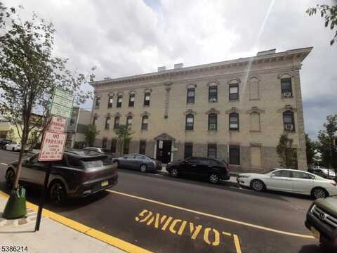 817 10Th St, Union City, NJ 07087