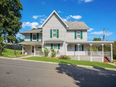 3 Smith St, Andover Boro, NJ 07821