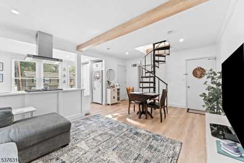 30 Aubrey St, Summit, NJ 07901