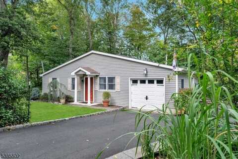 23 Sheffield St, Oakland, NJ 07436