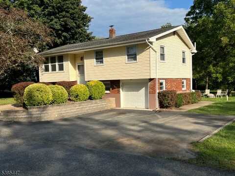 134 Winters Ave, Mansfield, NJ 07865