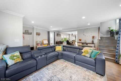 800 Nicholas Pl, Rahway, NJ 07065