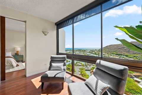 531 Hahaione Street, Honolulu, HI 96825