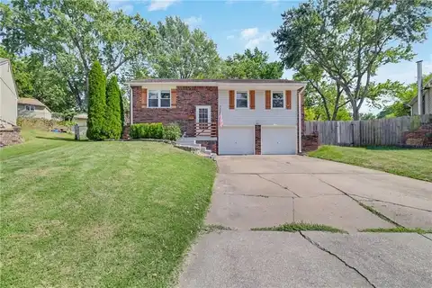 2804 NW Hartford Court, Blue Springs, MO 64015