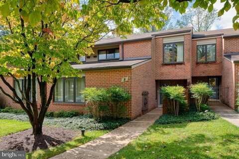 8 OAKHAMPTON DR, LUTHERVILLE TIMONIUM, MD 21093