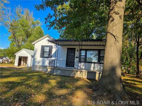 406 S Burke, Versailles, MO 65084