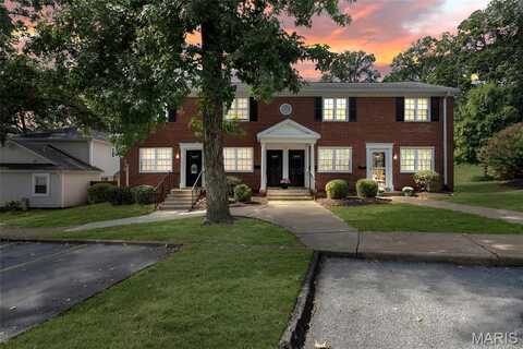 1545 Swallow Drive, Brentwood, MO 63144