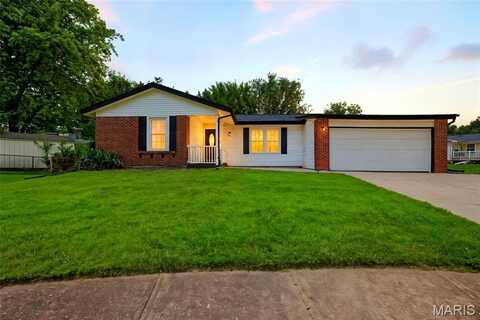 683 Greenholme Court, Fenton, MO 63026