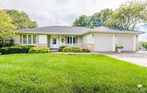 2101 Abbott Circle, Manhattan, KS 66503