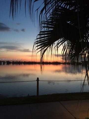 112 Lake Emerald Dr, Oakland Park, FL 33309
