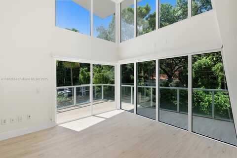 1528 BRICKELL AV, Miami, FL 33129