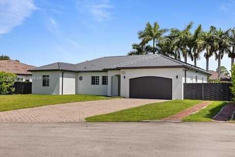 13067 SW 190th St, Miami, FL 33177