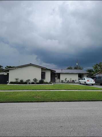 9817 SW 194th St, Cutler Bay, FL 33157