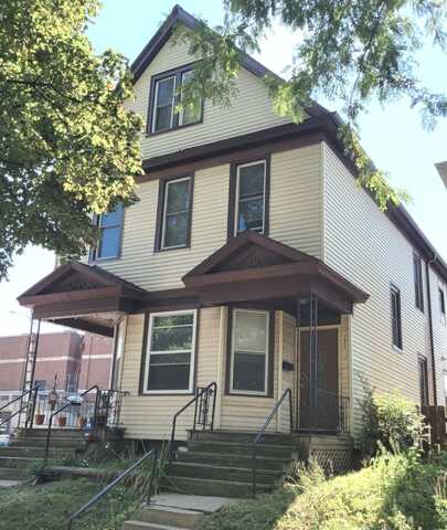 731 E Russell Ave, Milwaukee, WI 53207