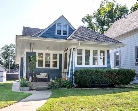 4119 S Whitnall Ave, Milwaukee, WI 53207