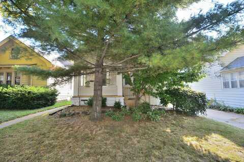 2178 S 84th St, West Allis, WI 53227