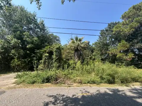 10107 Church Avenue, Diberville, MS 39540