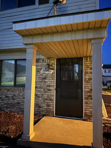 50101 S Horst, New Baltimore, MI 48047