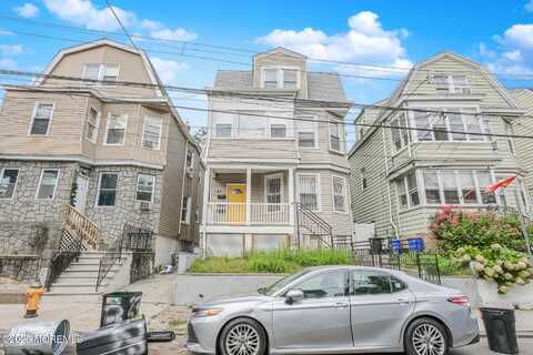 21 Gladstone Avenue, Newark, NJ 07106