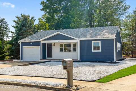 26 Salisbury Court, Toms River, NJ 08757