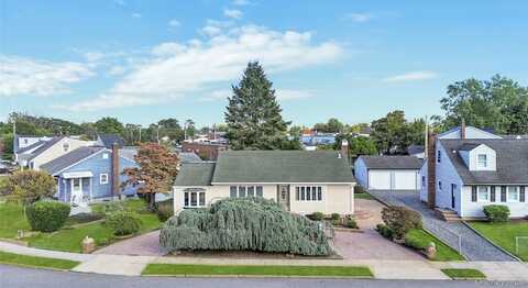 10 Winding Road, Hicksville, NY 11801
