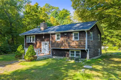 96 Lakeview Drive, Pawling, NY 12564
