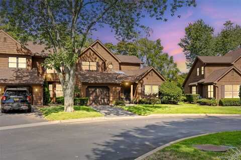 7 Sutton Place, Islip, NY 11751